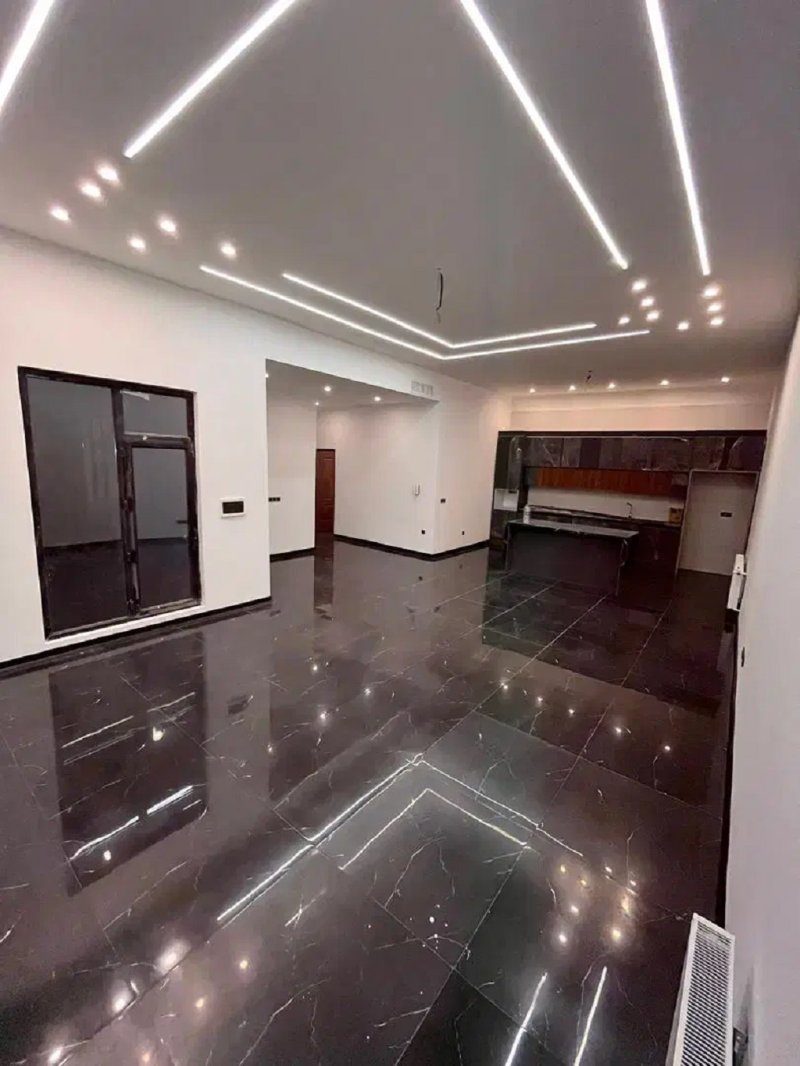 ویلا 250 متری دو خوابه در شهرک زعفرانیه کرج13697924667