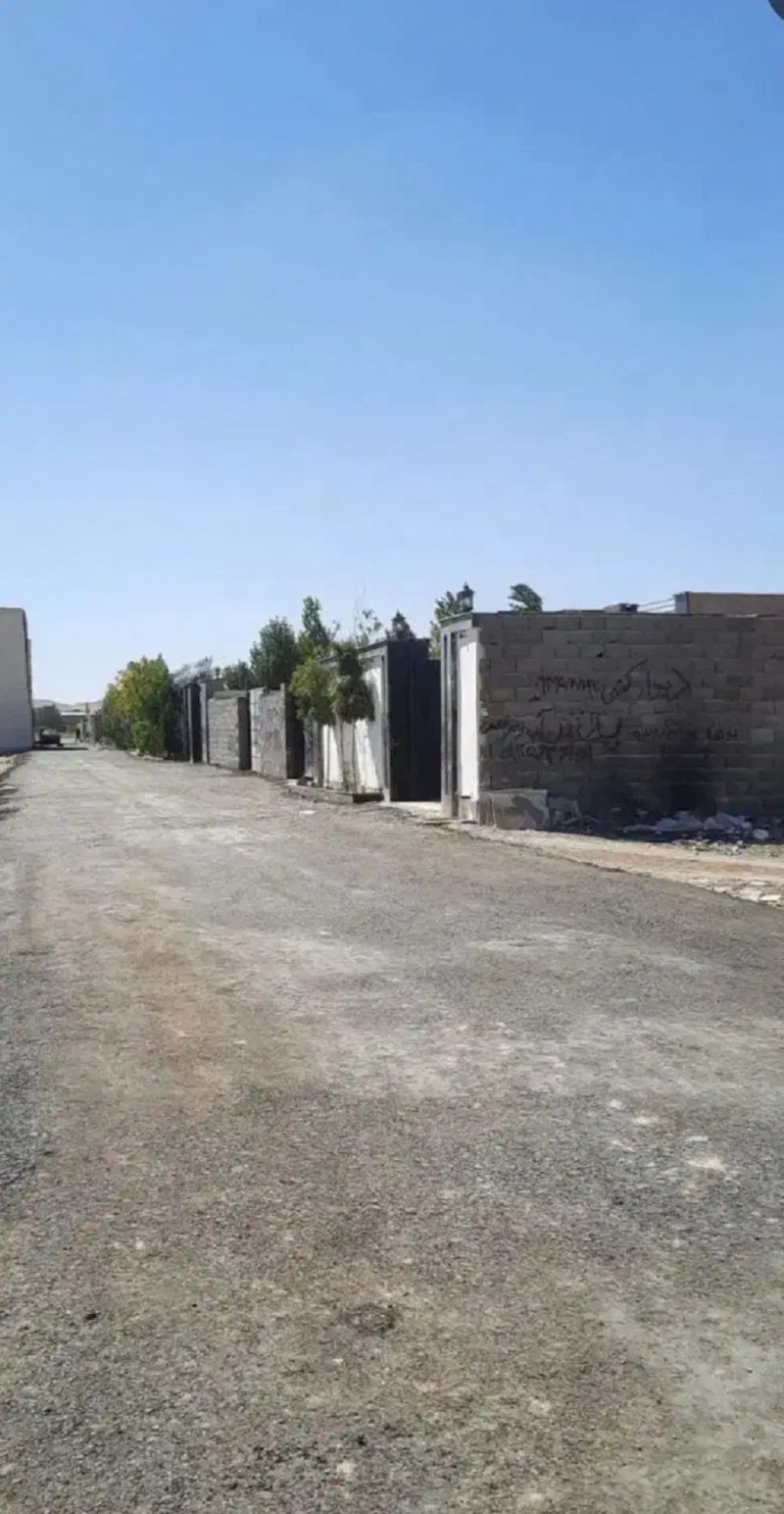 زمین 300 متری در شهرک زعفرانیه کرج13697224638