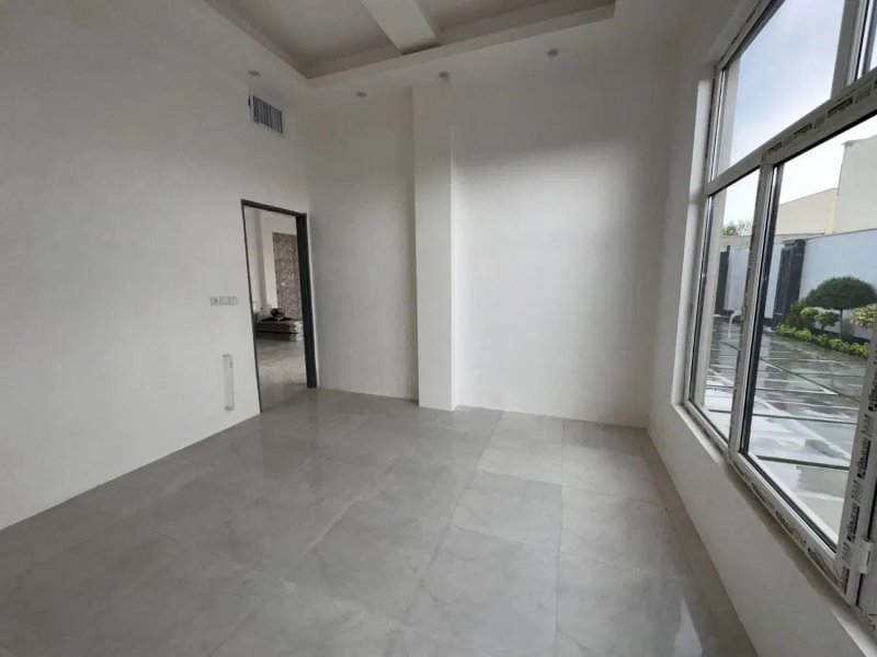 ویلا 300 متری دو خوابه در شهرک زعفرانیه کرج13697424646