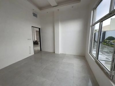 ویلا 300 متری دو خوابه در شهرک زعفرانیه کرج