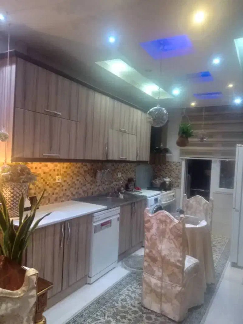 آپارتمان 85 متری دو خوابه در افسریه جنوبی تهران13709124915