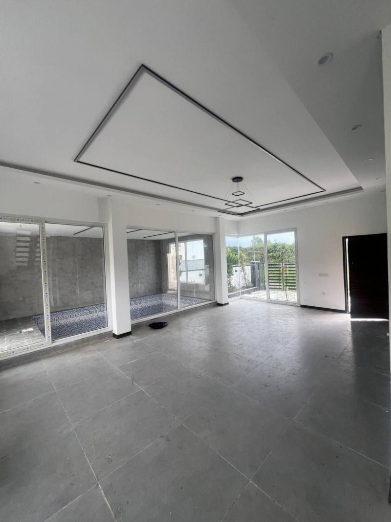 ویلا 300 متری سه خوابه در آهودشت چمستان13712725064