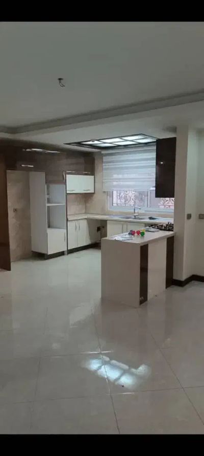 آپارتمان 130 متری سه خوابه در چیذر تهران