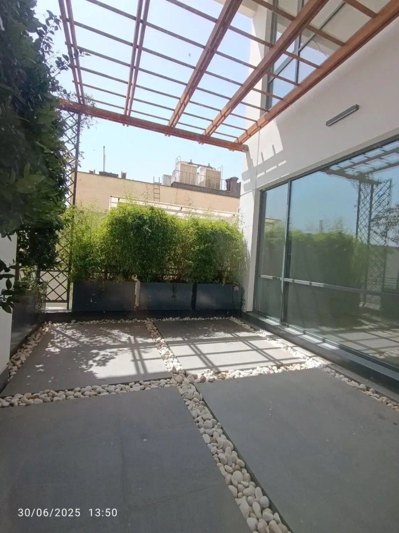 آپارتمان 250 متری سه خوابه در کامرانیه تهران13712825054