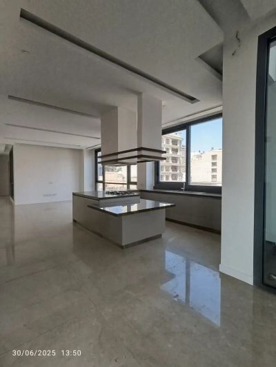 آپارتمان 250 متری سه خوابه در کامرانیه تهران