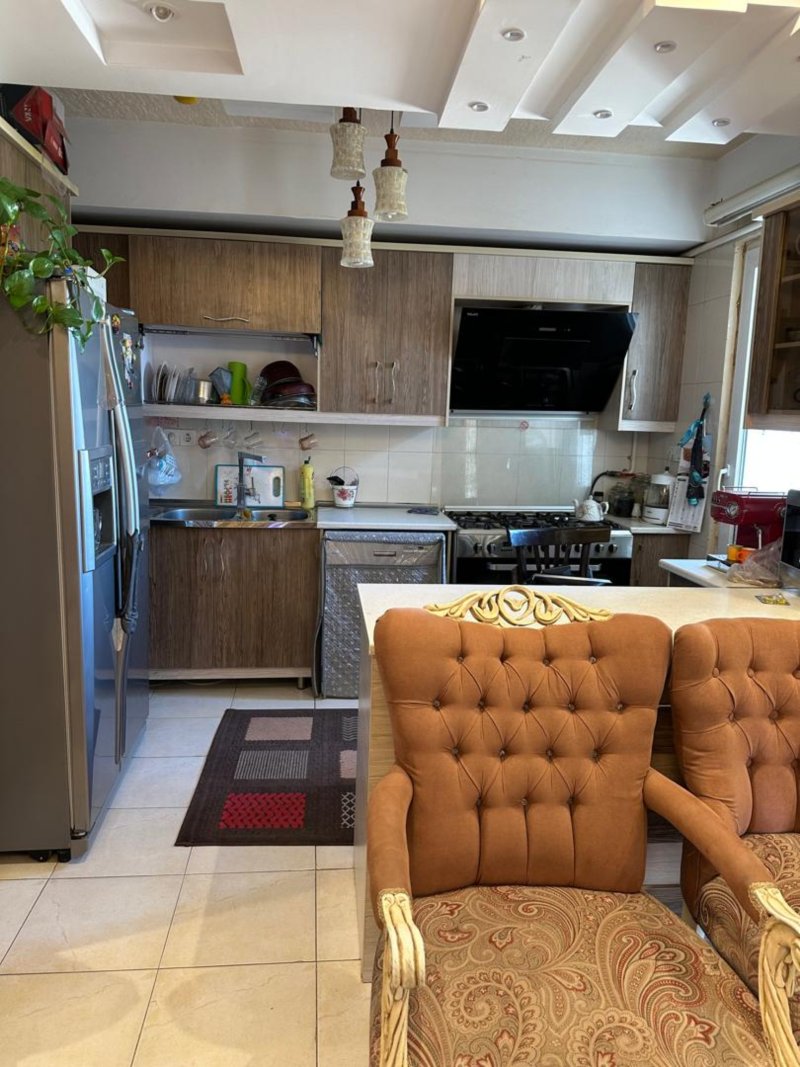 آپارتمان 92 متری دو خوابه در بلوار جمهوری یزد13721325264