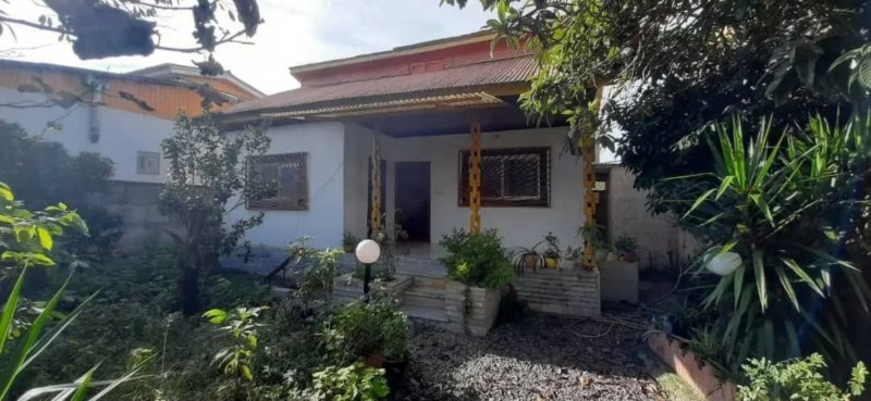 ویلا 350 متری در آمل13725325338