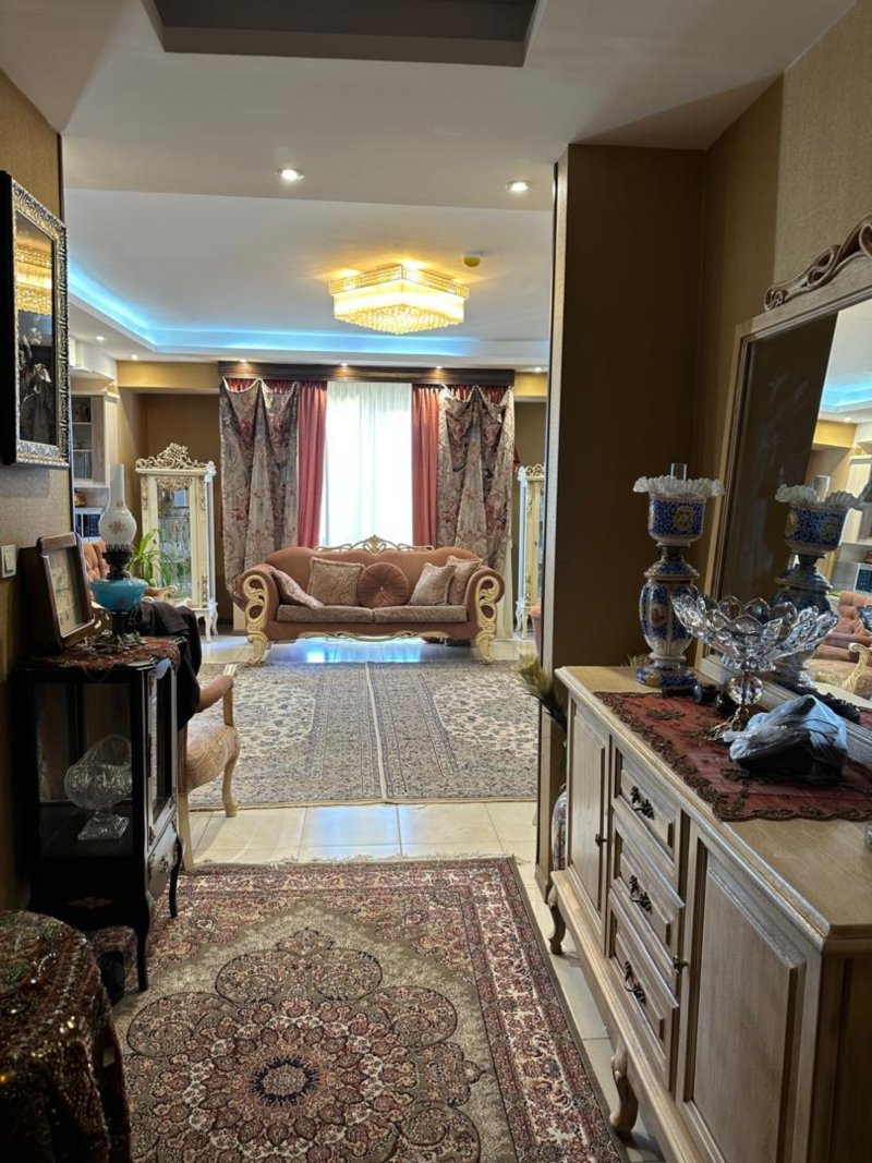 آپارتمان 92 متری دو خوابه در بلوار جمهوری یزد13721325263