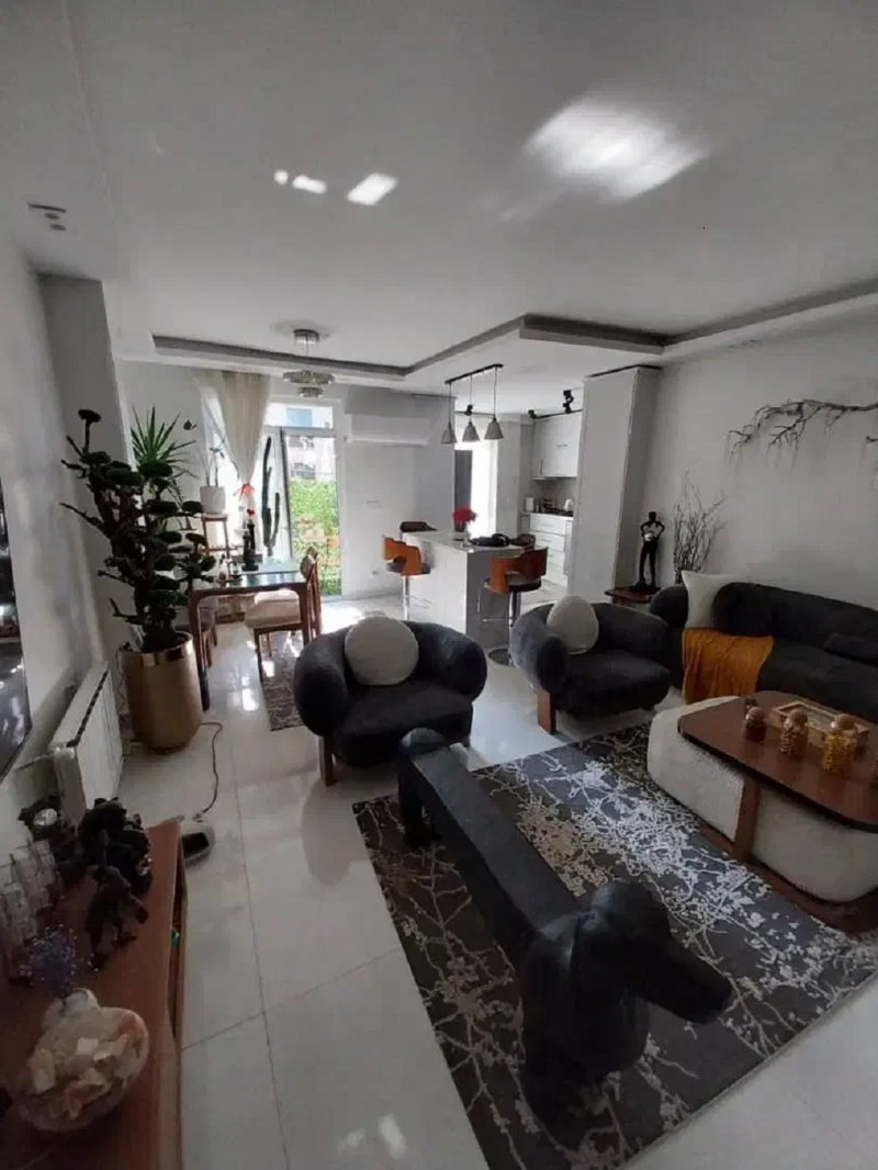 آپارتمان 101 متری دو خوابه در تهرانپارس غربی تهران13735025566