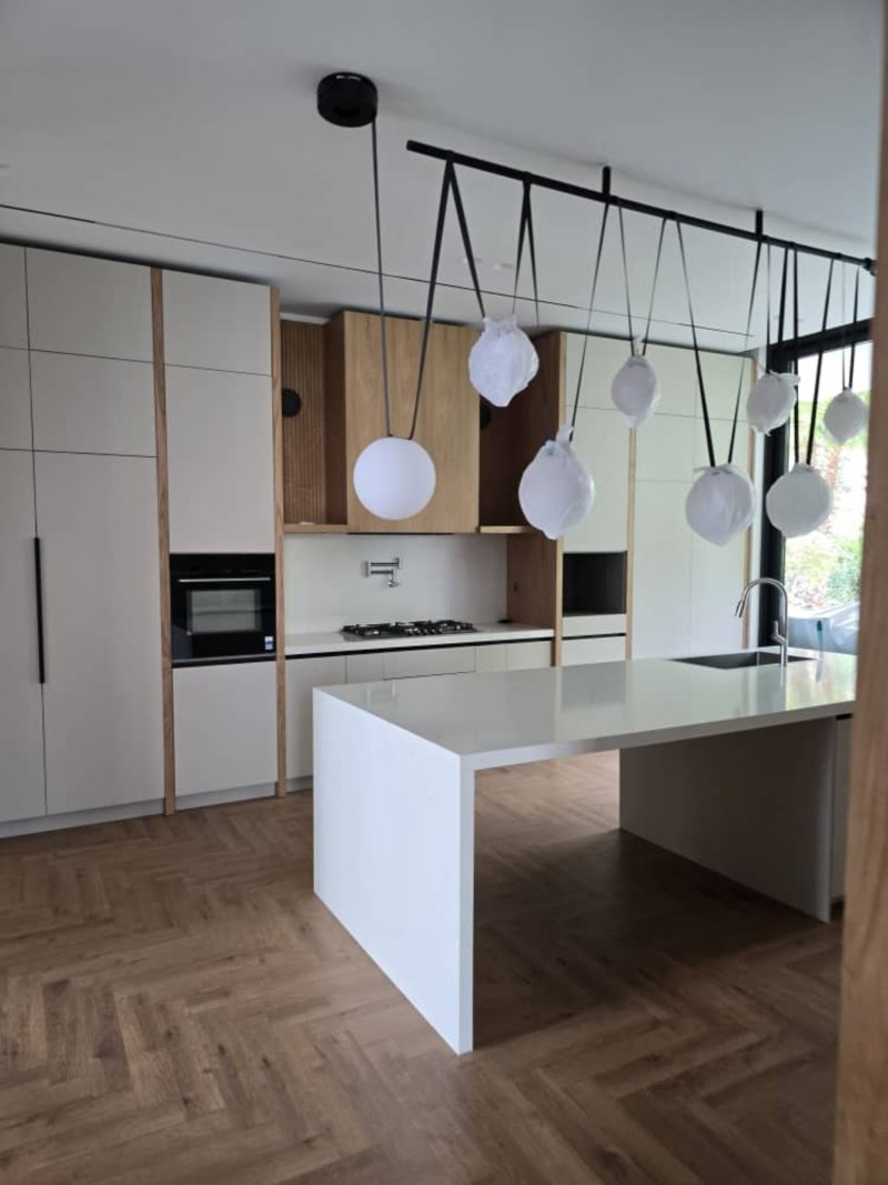 ویلا 1300 متری شش خوابه در نوشهر13731725426