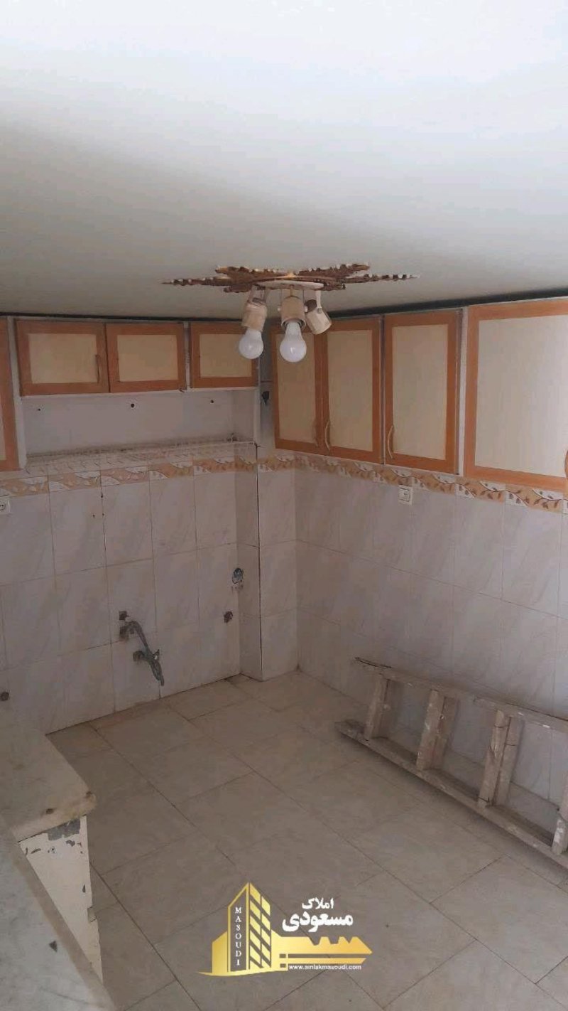 تجاری 50 متری در خیابان معلم شهریار13742825710