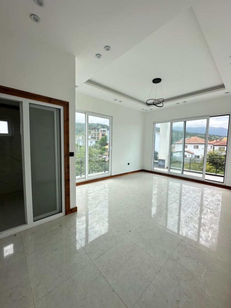 ویلا 250 متری سه خوابه در نارنج بن نوشهر13732025446