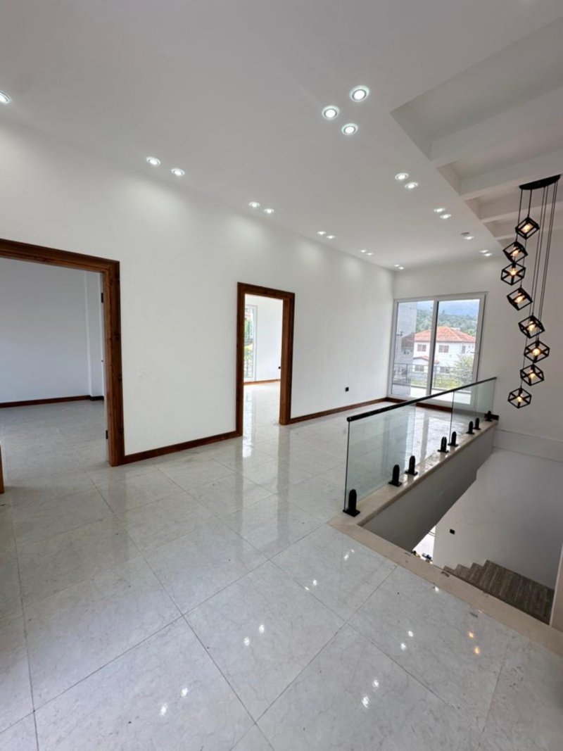 ویلا 250 متری سه خوابه در نارنج بن نوشهر13732025445