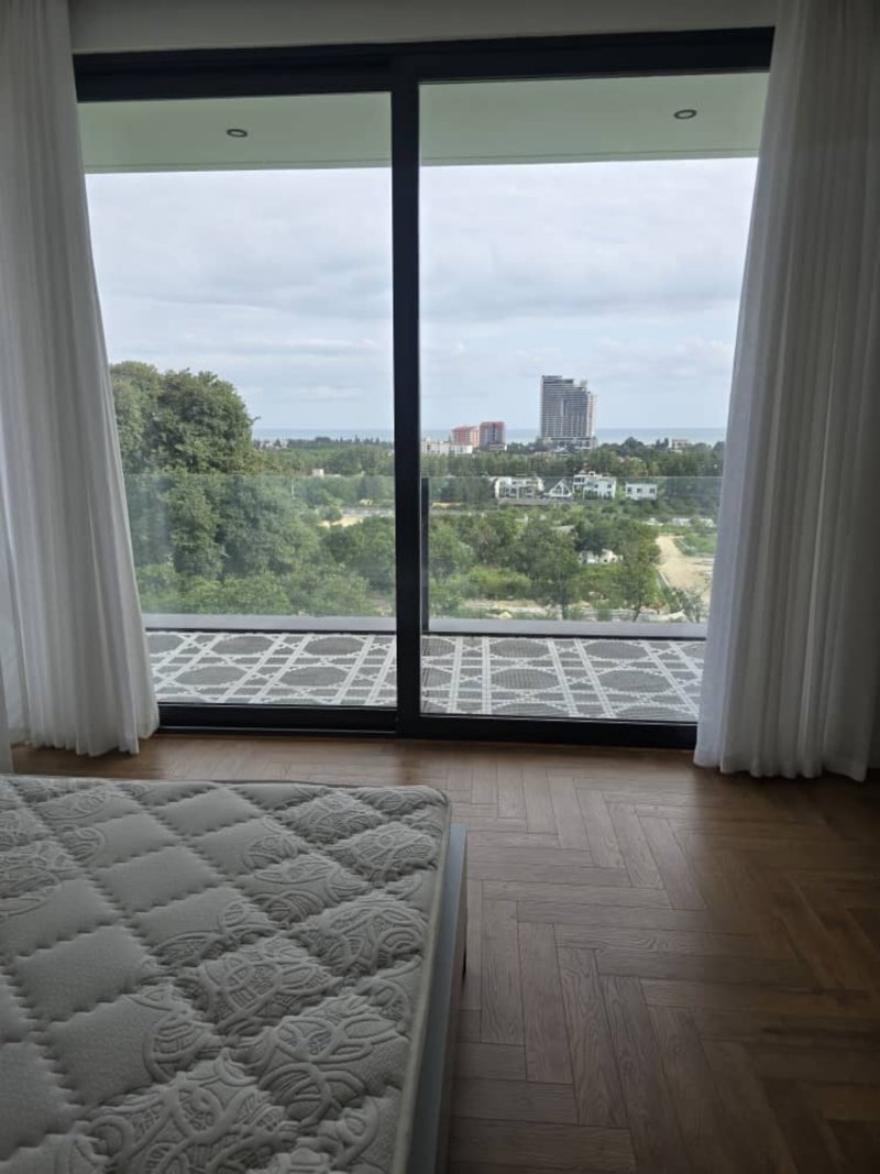 ویلا 1300 متری شش خوابه در نوشهر13731725425