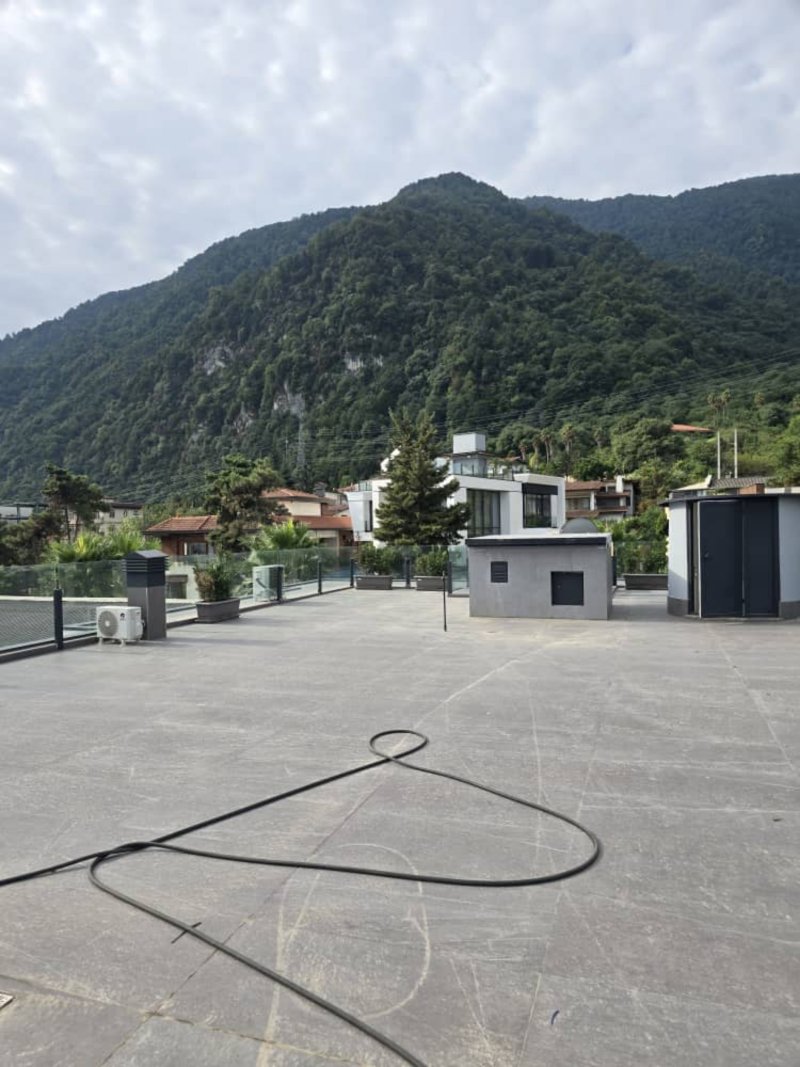 ویلا 1300 متری شش خوابه در نوشهر13731725427