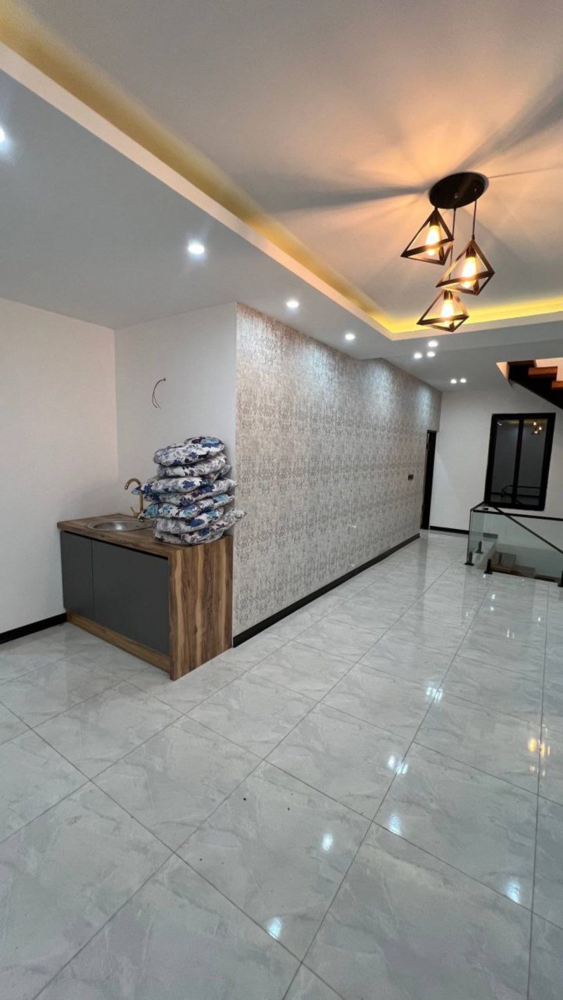 ویلا 384 متری سه خوابه در چمستان13734525552