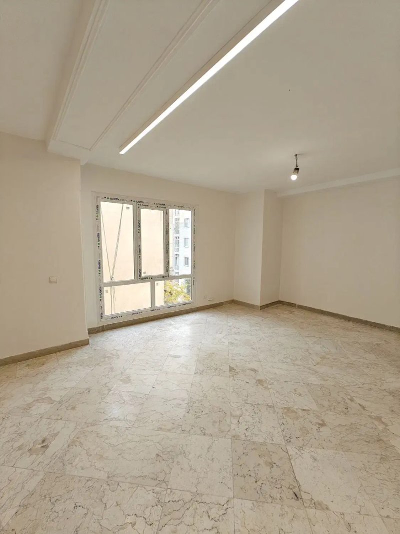 آپارتمان 110 متری دو خوابه در سعادت آباد تهران13736925633