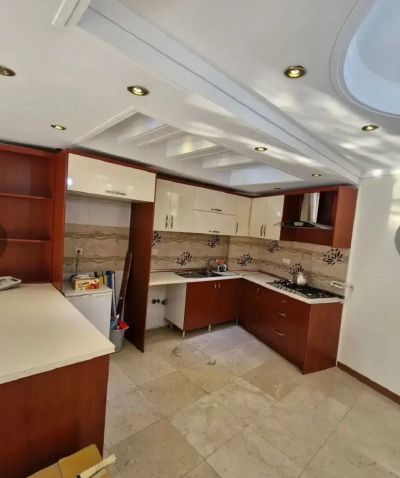 آپارتمان 95 متری دو خوابه در آجودانیه تهران