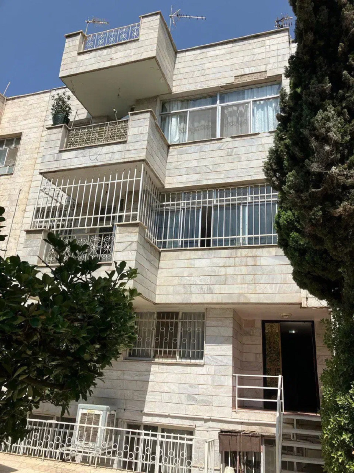 خانه 340 متری سه خوابه در سعادت آباد تهران