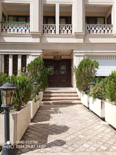 آپارتمان 206 متری سه خوابه در آجودانیه تهران