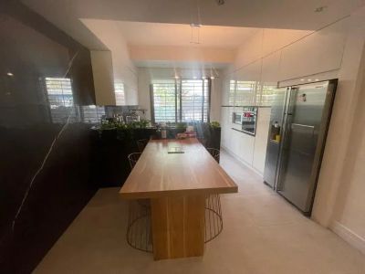 آپارتمان 190 متری سه خوابه در کامرانیه تهران