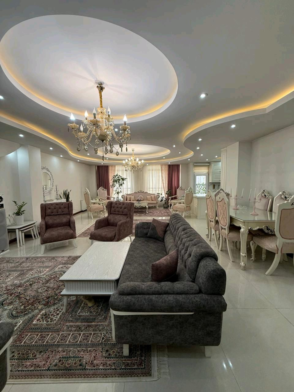 آپارتمان 143 متری سه خوابه در ارغوان اندیشه 2