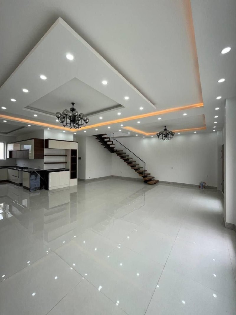 ویلا 250 متری سه خوابه در محمود آباد13771826524