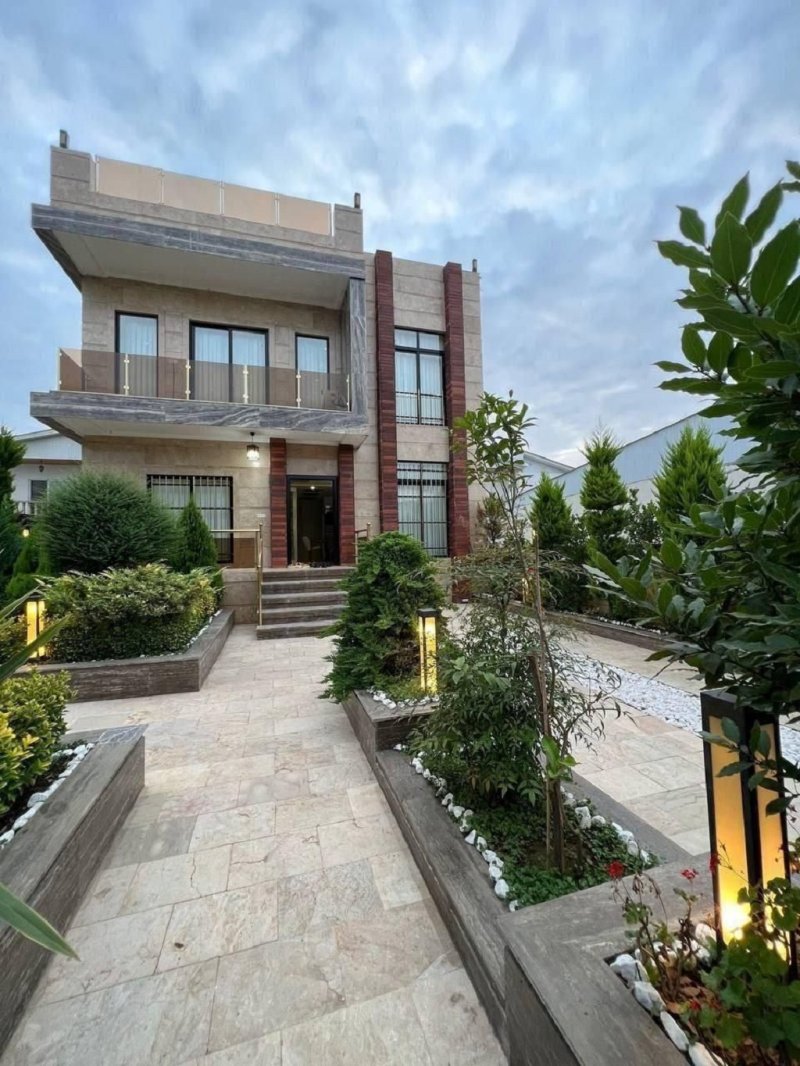 ویلا 300 متری چهارخوابه در نور نور مازندران13772426569