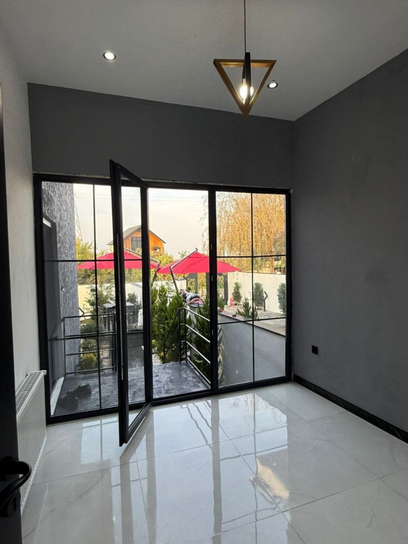 ویلا 180 متری سه خوابه در شهرک آپادانا چمستان13773826634