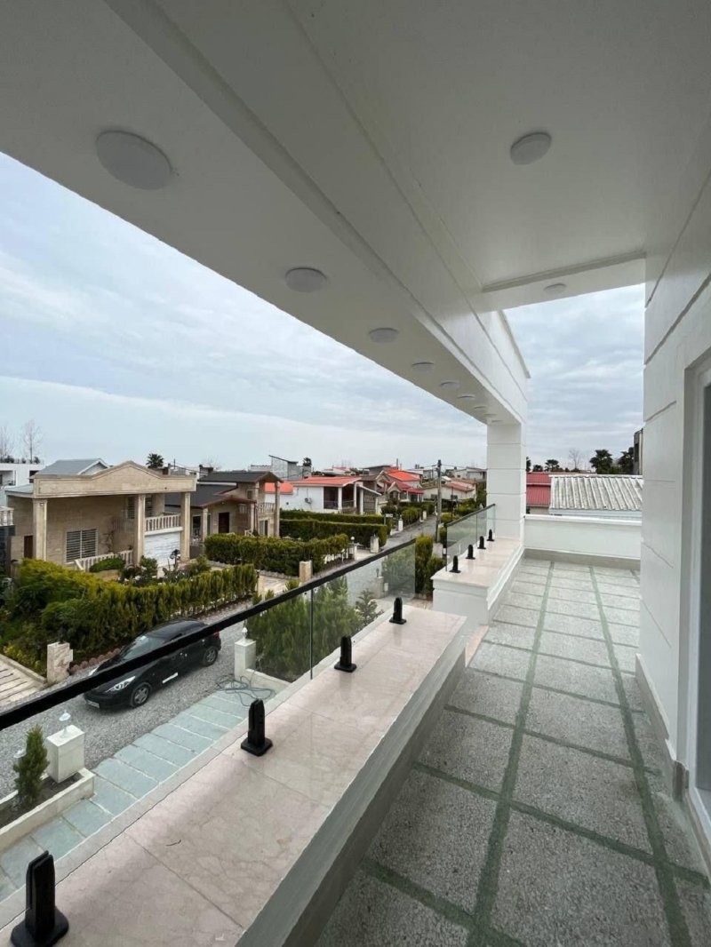 ویلا 250 متری سه خوابه در محمود آباد13771826523