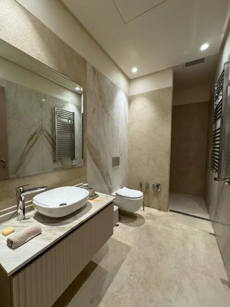 آپارتمان 200 متری سه خوابه در سعادت آباد تهران13758026067