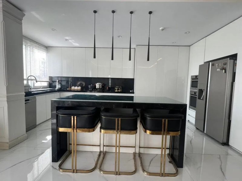 آپارتمان 195 متری سه خوابه در سعادت آباد تهران13759826095