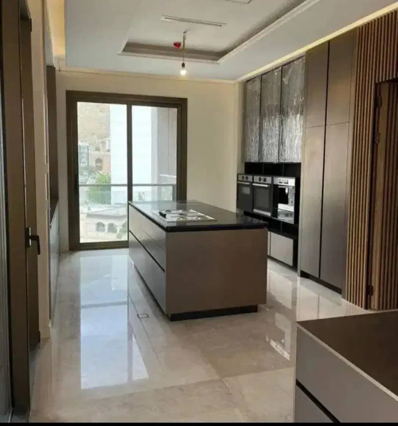 آپارتمان 220 متری سه خوابه در فرمانیه تهران13759126082