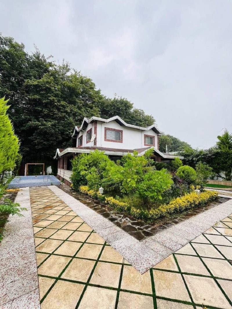 ویلا 600 متری چهارخوابه در نوشهر13772326568