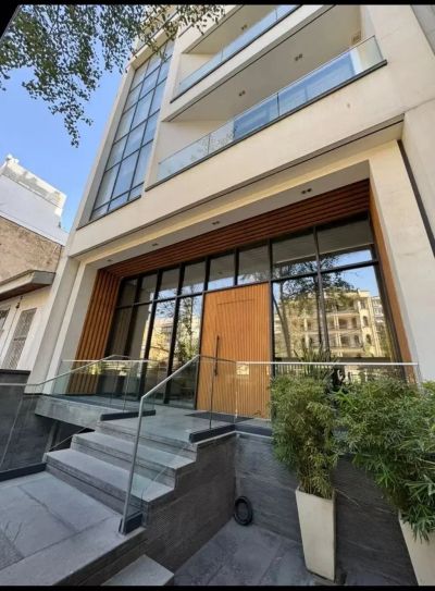 آپارتمان 305 متری سه خوابه در کامرانیه تهران