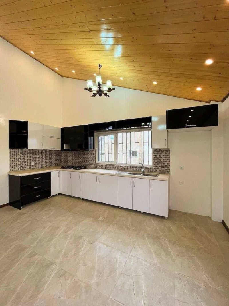 ویلا 250 متری سه خوابه در نور نور مازندران13768326356