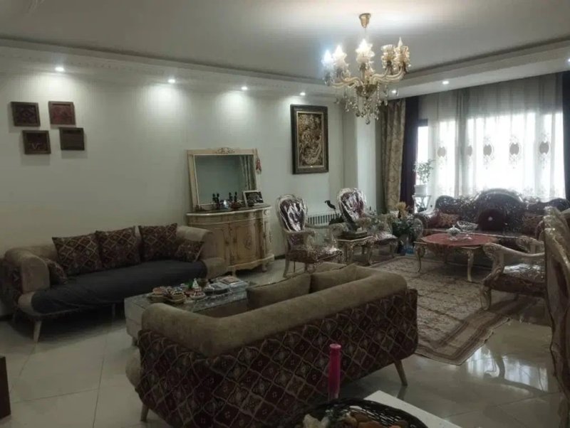 آپارتمان 105 متری دو خوابه در قلهک تهران13758226072