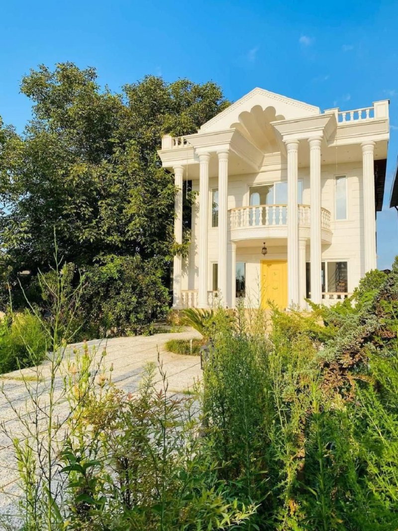 ویلا 600 متری چهارخوابه در نور نور مازندران13765526227