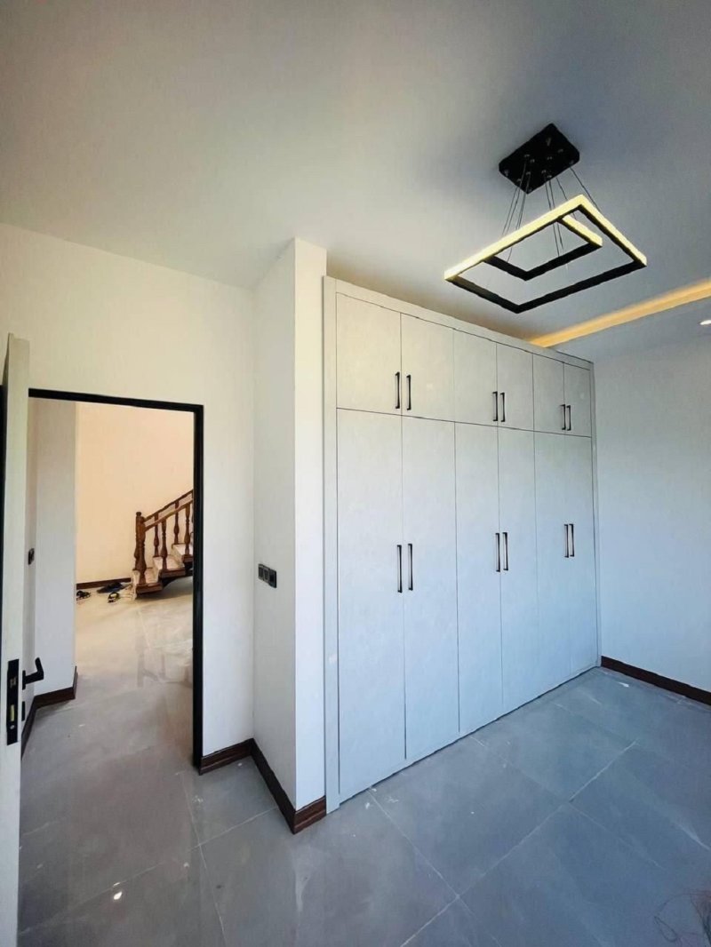 ویلا 360 متری چهارخوابه در نور نور مازندران13781126846