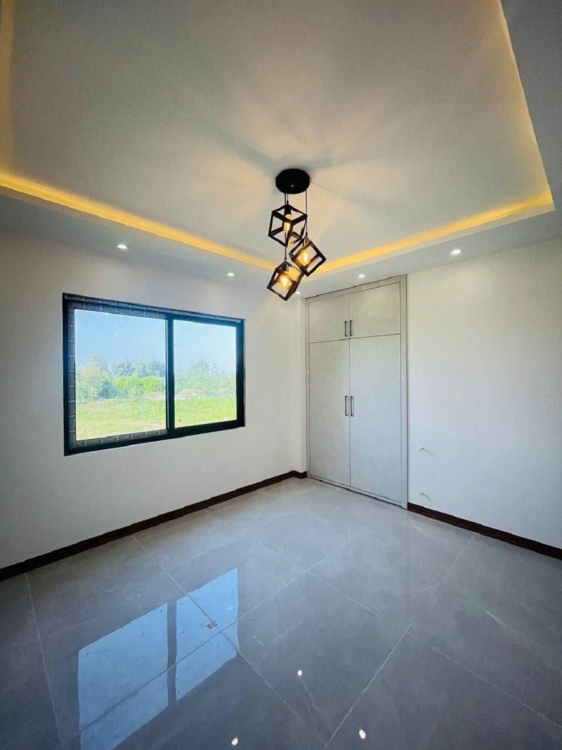 ویلا 360 متری چهارخوابه در نور نور مازندران13781126845