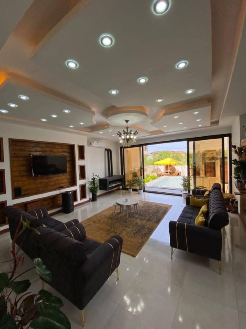 ویلا 330 متری سه خوابه در محمود آباد13783927002