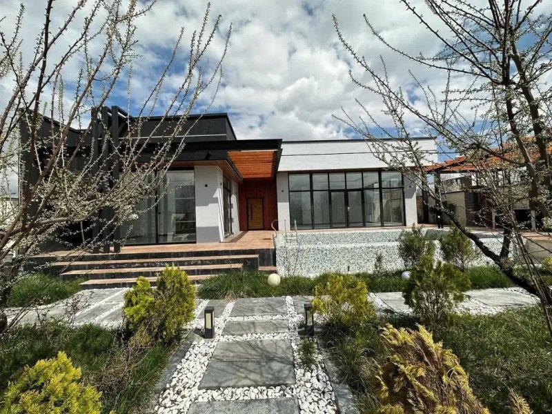 ویلا 350 متری سه خوابه در نور نور مازندران13783726993