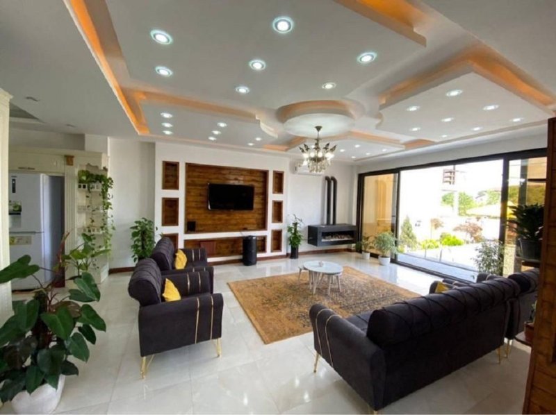 ویلا 330 متری سه خوابه در محمود آباد13783927000