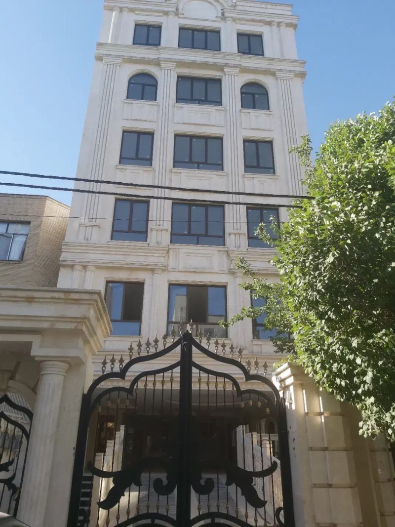 آپارتمان 140 متری سه خوابه در سعادت آباد تهران13794727227