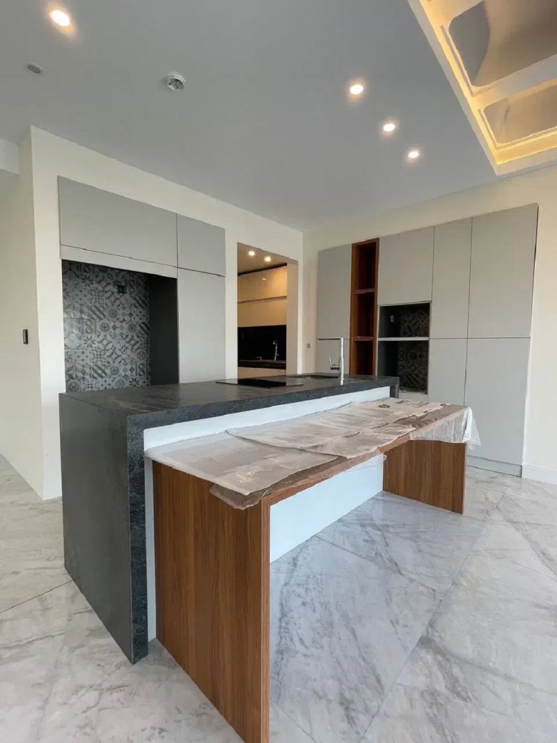 آپارتمان 200 متری سه خوابه در فرمانیه تهران13800627327