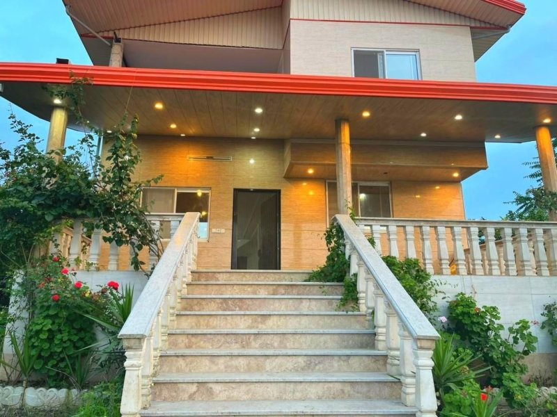 ویلا 2000 متری سه خوابه در جاده نظامی قائم شهر13791827147