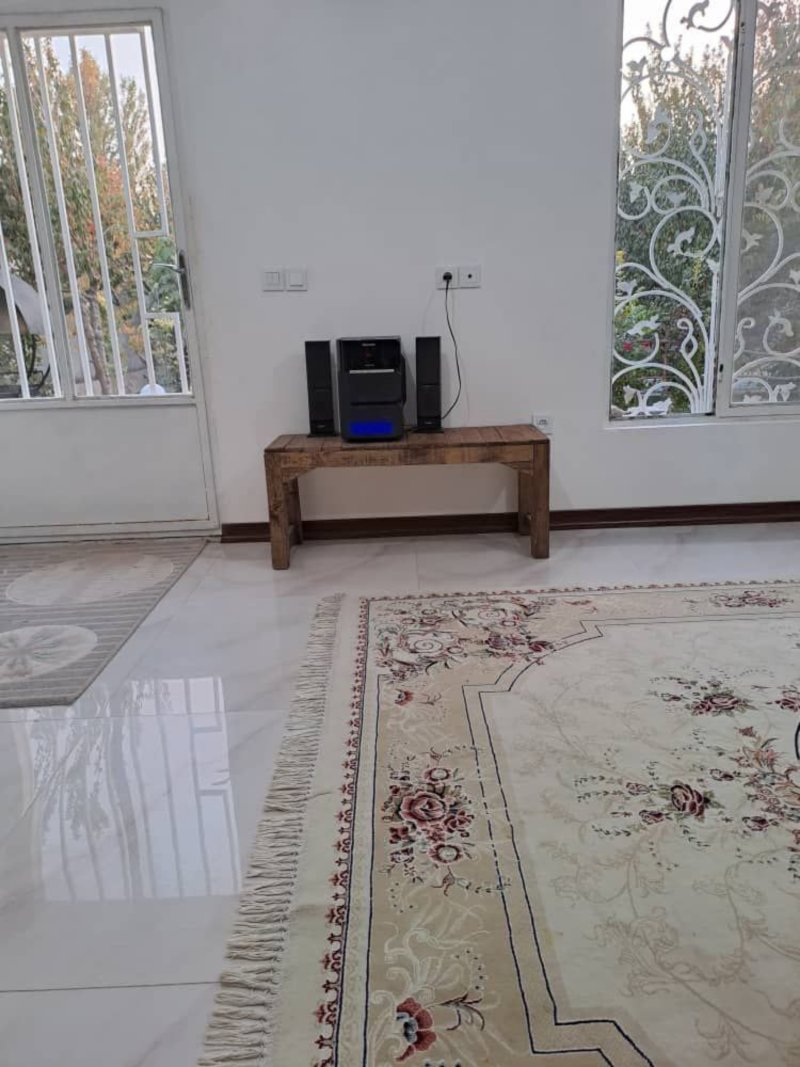 ویلا 300 متری در سهیلیه کرج13789927104