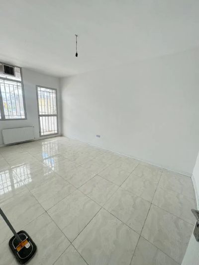 اداری 140 متری چهارخوابه در صادقیه تهران