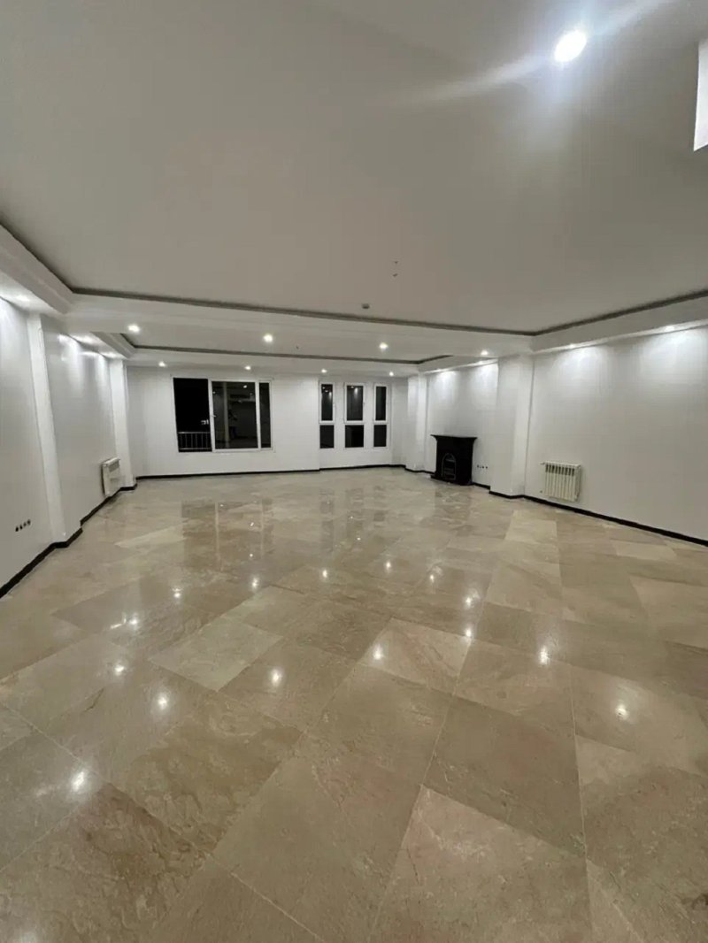 آپارتمان 200 متری سه خوابه در کوی فراز تهران13796227248