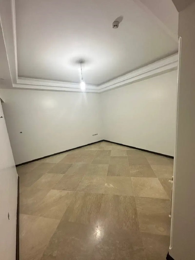 آپارتمان 200 متری سه خوابه در کوی فراز تهران13796227244